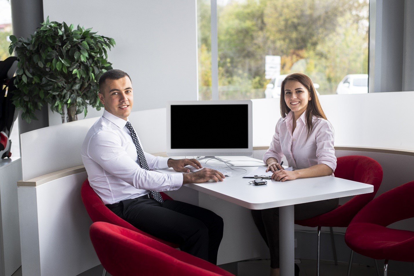 Starting an HR Payroll & Consultancy Business in the UAE: Mainland vs. Free Zone