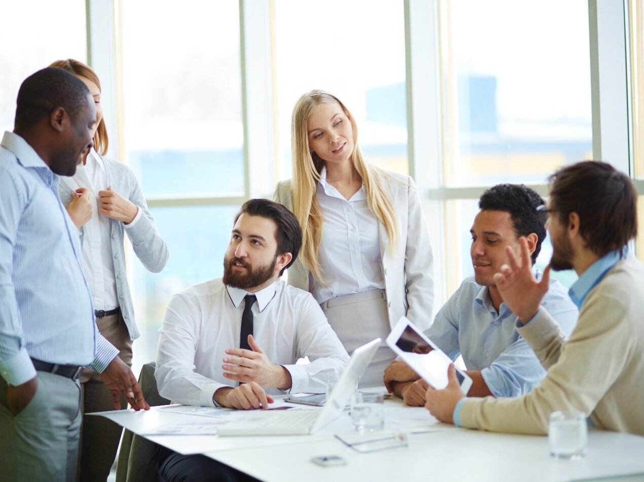 Mainland vs Free Zone vs International Holding Structures in the UAE: A Complete Comparison for Entrepreneurs