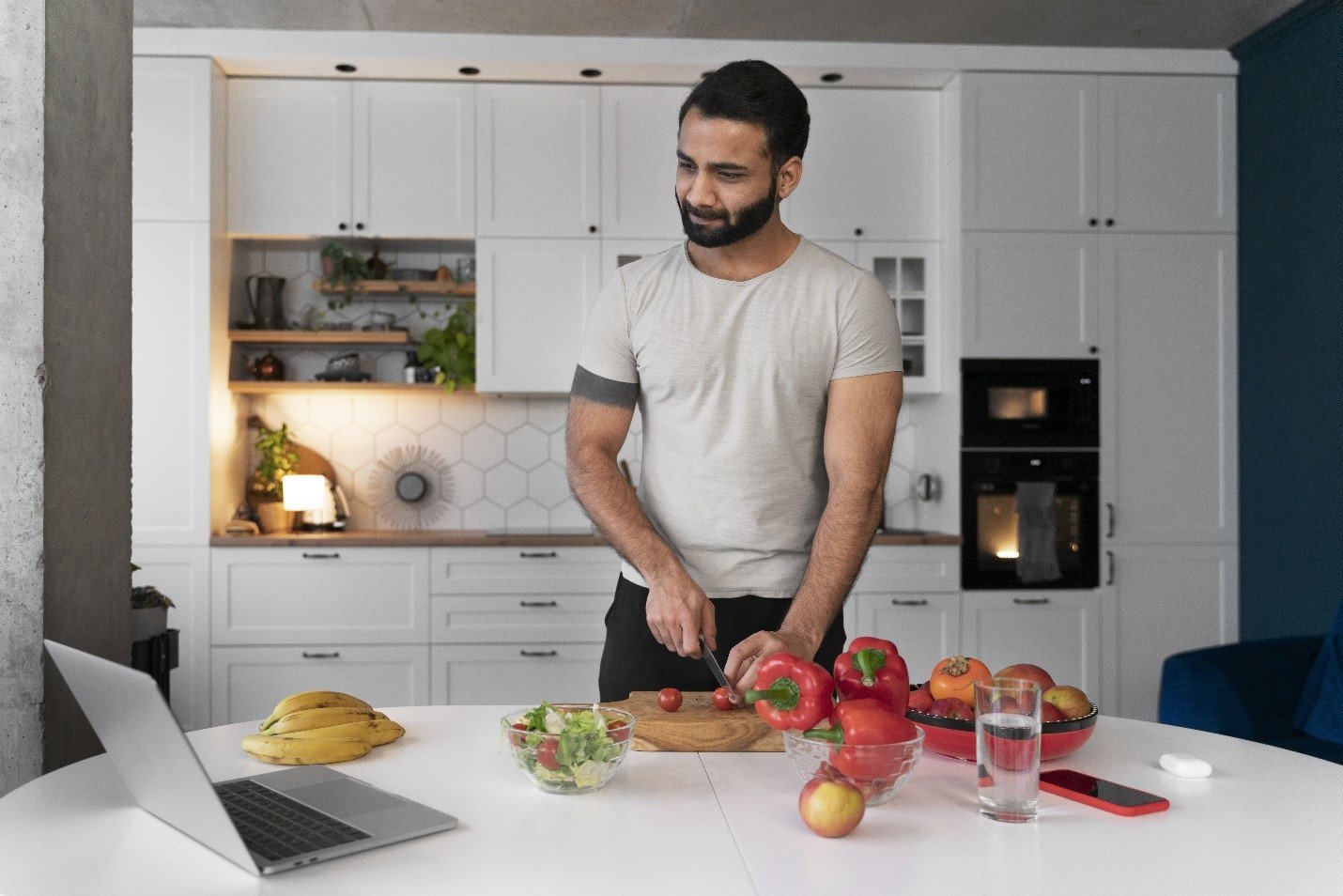 How to Start an Electronics Trading Business in UAE (2026 Complete Guide)?