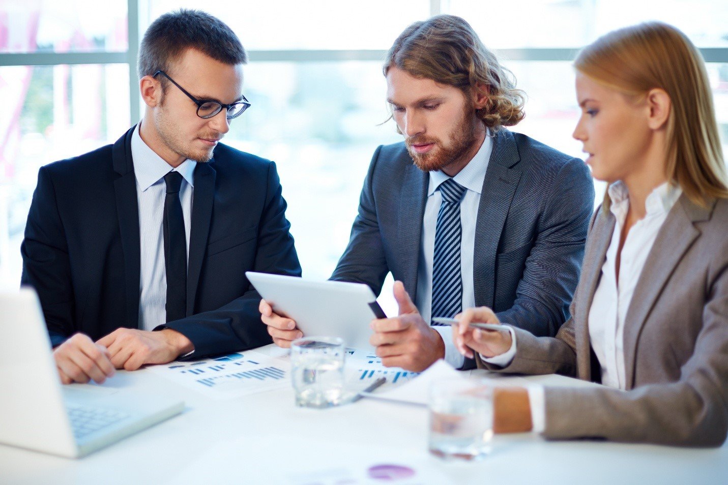 Invest in Dubai: how DET and One-Clik make business setup easier