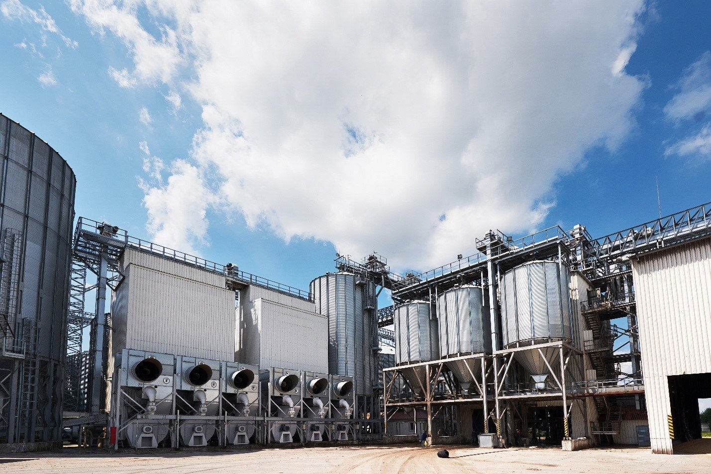 Industrial License in JAFZA: A Complete 2025 Guide for Manufacturers