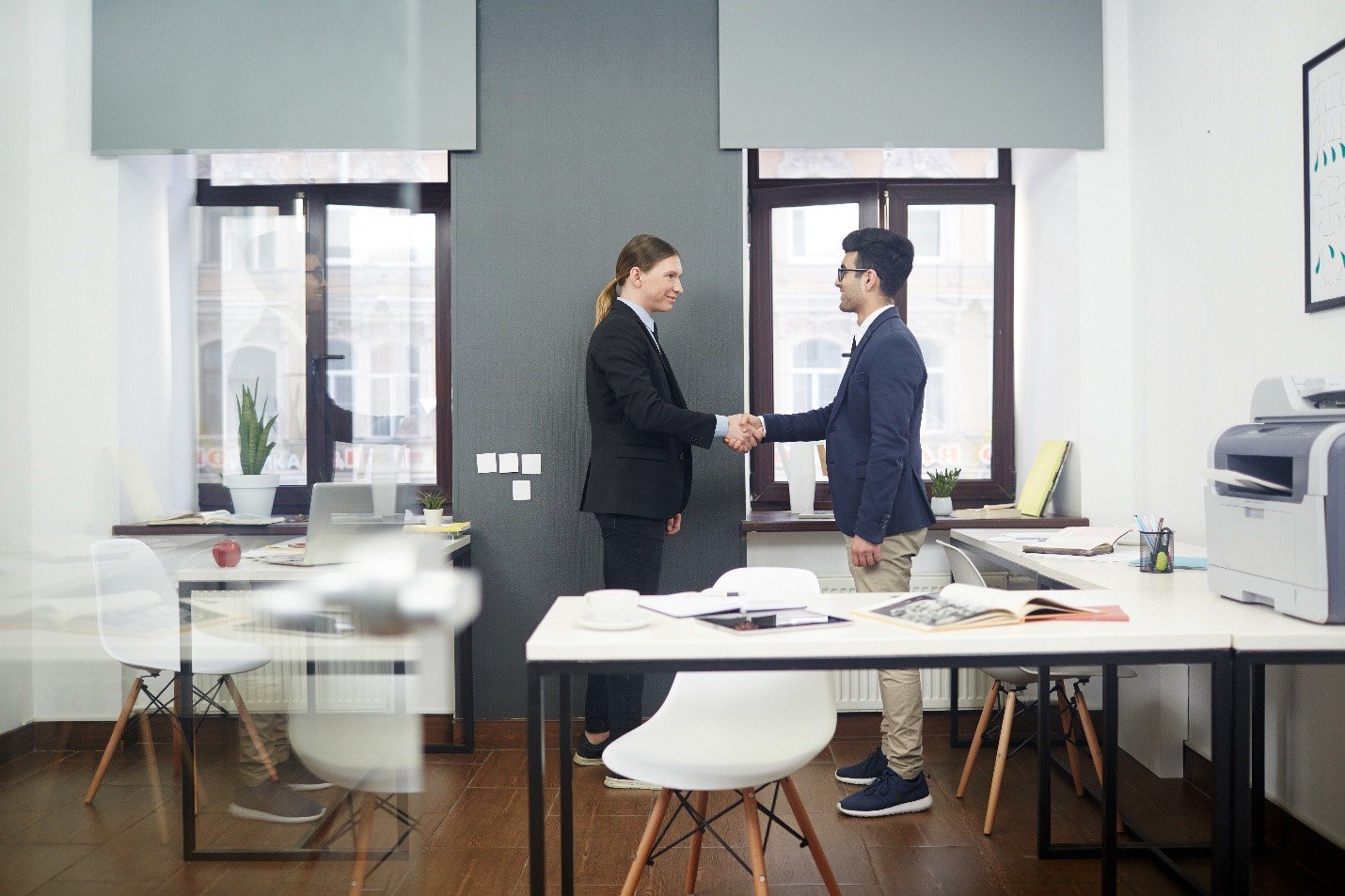 How to Close a Company in UAE: Mainland vs Free Zone Liquidation Process?